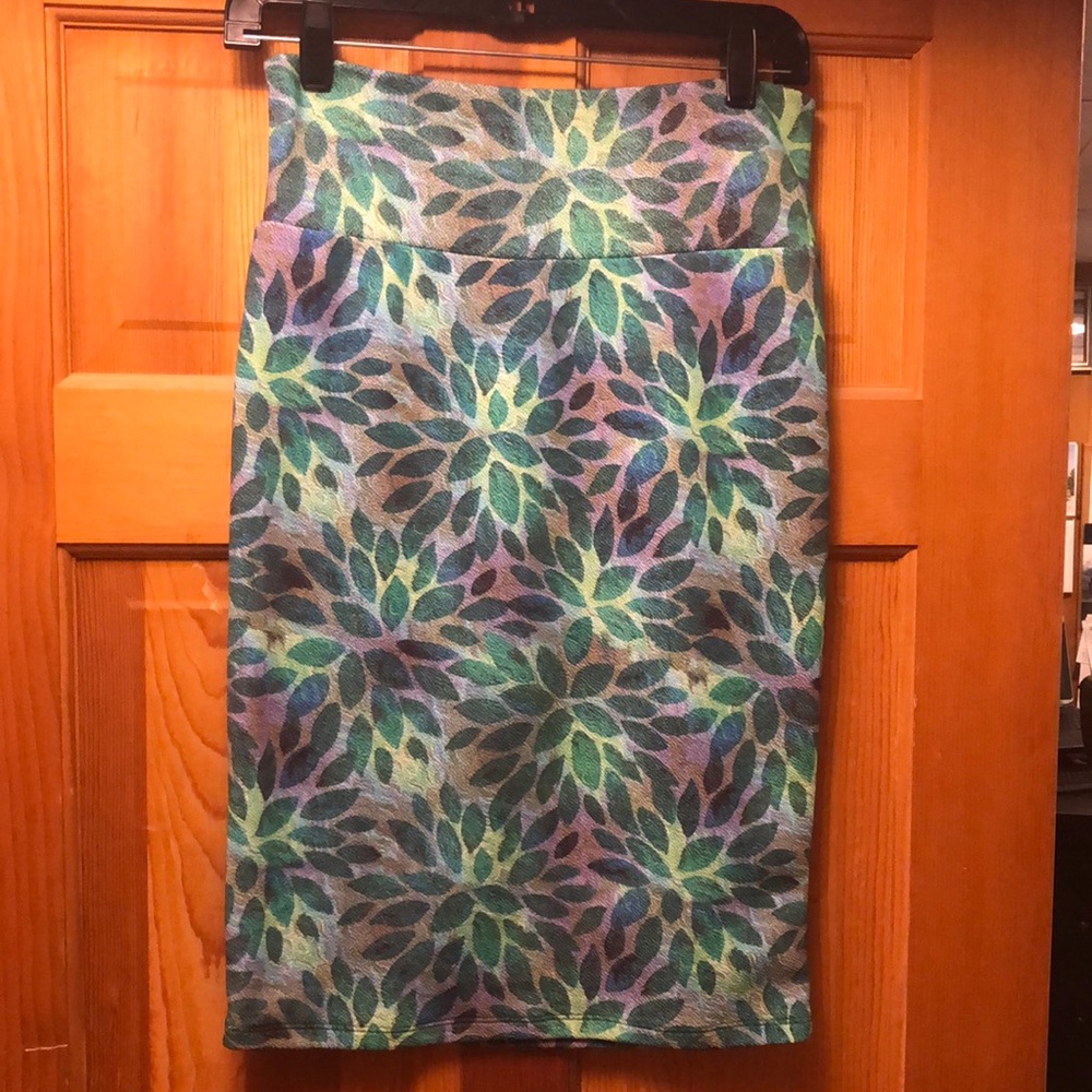 EUC Cassie skirt size S